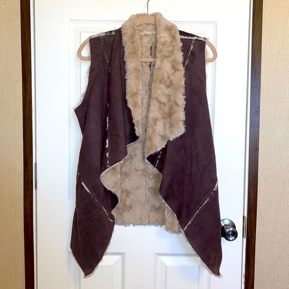 Faux Fur Vest - Picture 2 of 7
